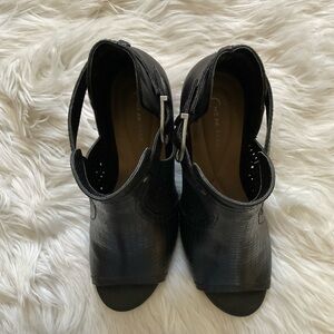 Wear.Ever Women’s Ankle Strap Heel Sandals Size 8.5
